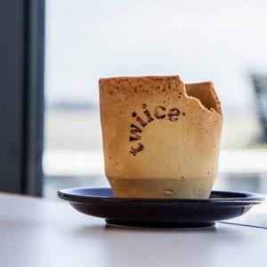 ニュージーランド航空 食べられるコーヒーカップを機内などで試験導入
